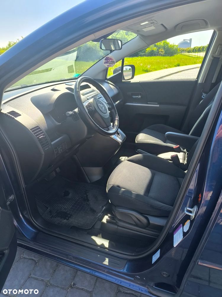 Mazda 5 - 7