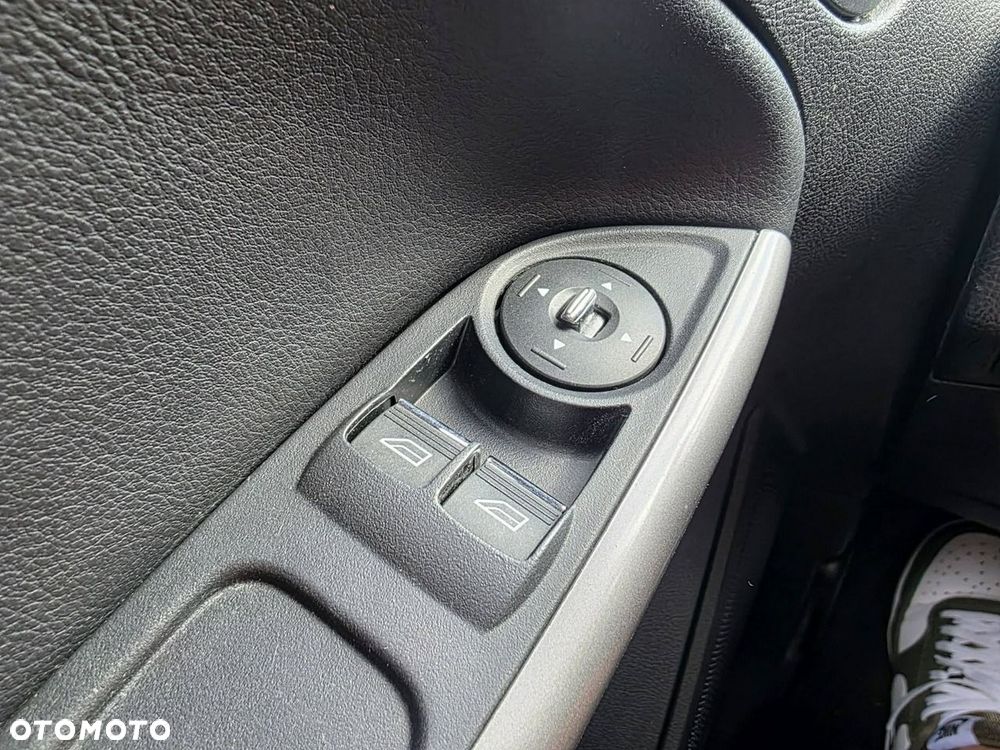 Ford Focus 1.6 TDCi DPF SYNC Edition - 11