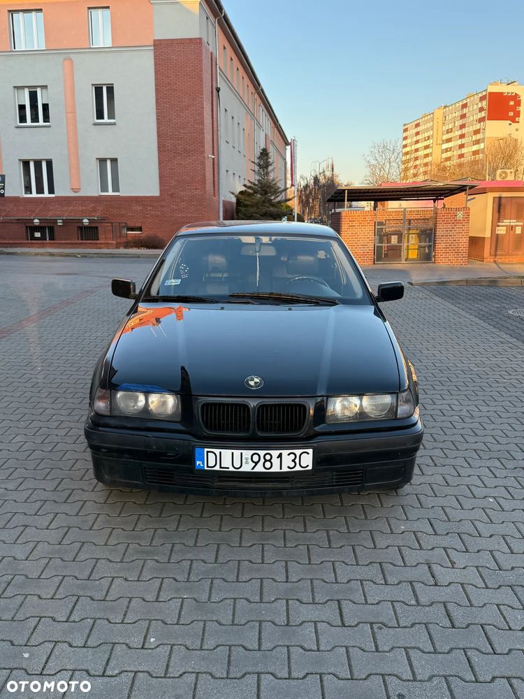 BMW Seria 3 316i - 1