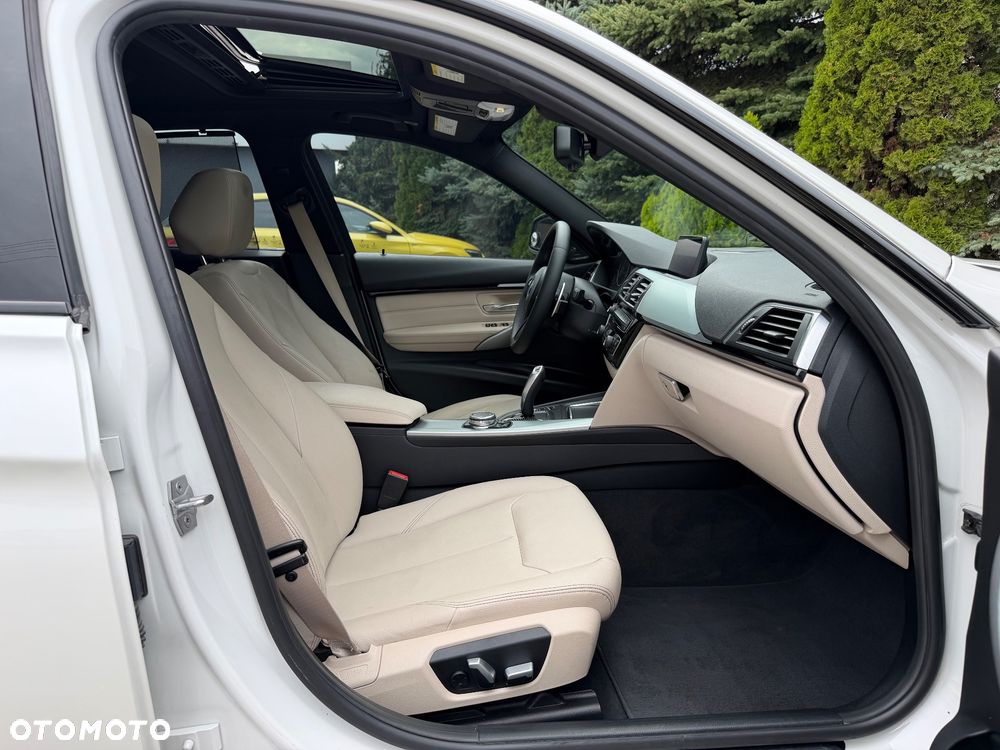 BMW Seria 3 328i xDrive - 35