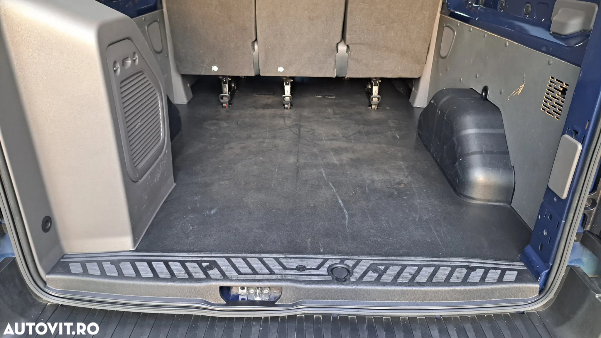 Ford Transit 350 2.0 EcoBlue 170 CP L3H2 Kombi FWD Trend - 21