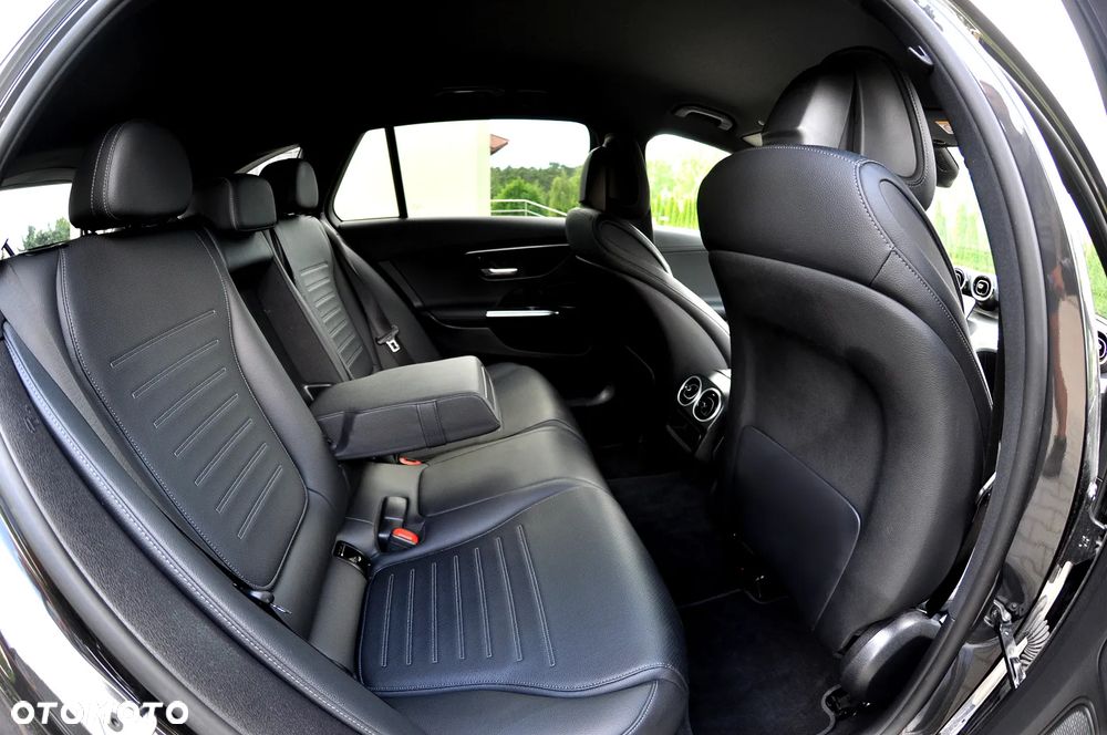 Mercedes-Benz Klasa C 200 9G-TRONIC AMG Line - 27
