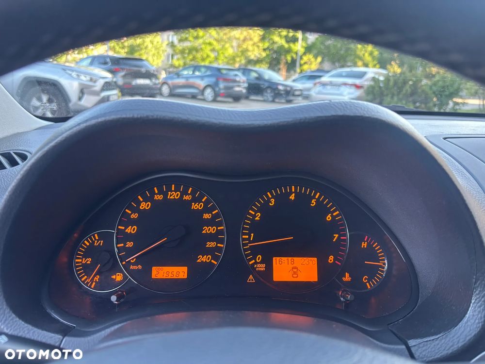 Toyota Avensis 1.8 VVT-i Executive - 24