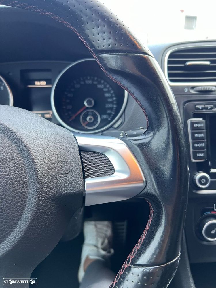 VW Golf 2.0 TSi GTI DSG - 35