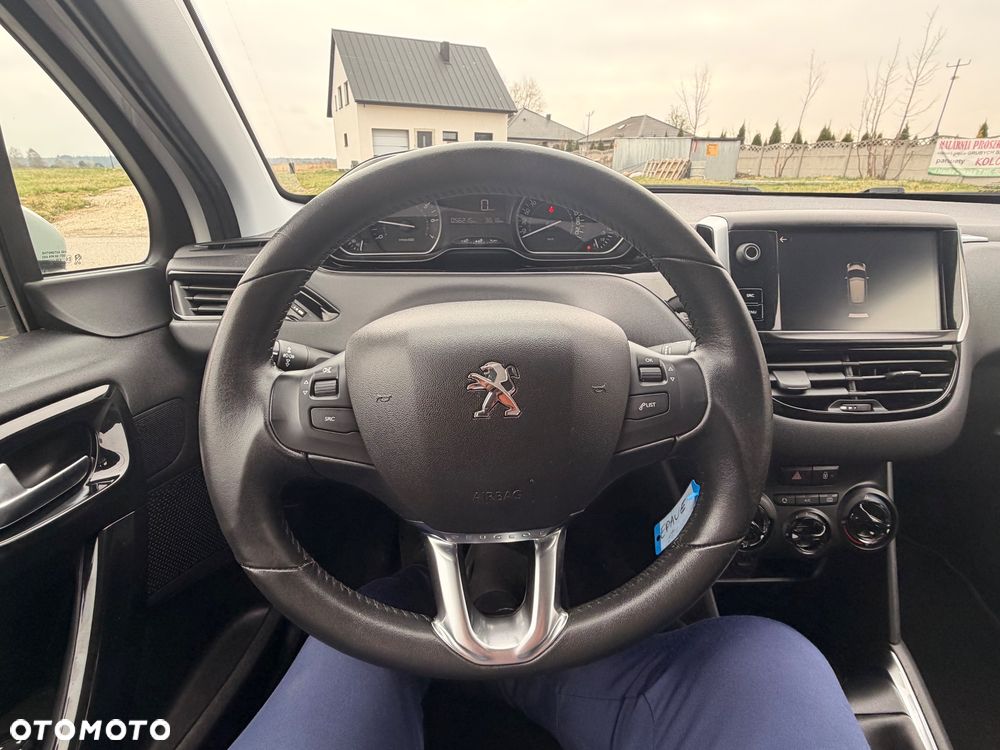 Peugeot 208 1.2 PureTech Active - 12