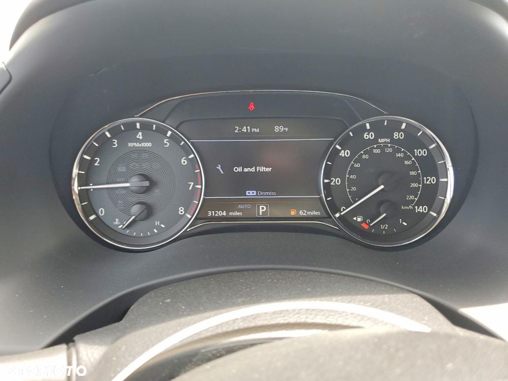 Infiniti QX80 - 10