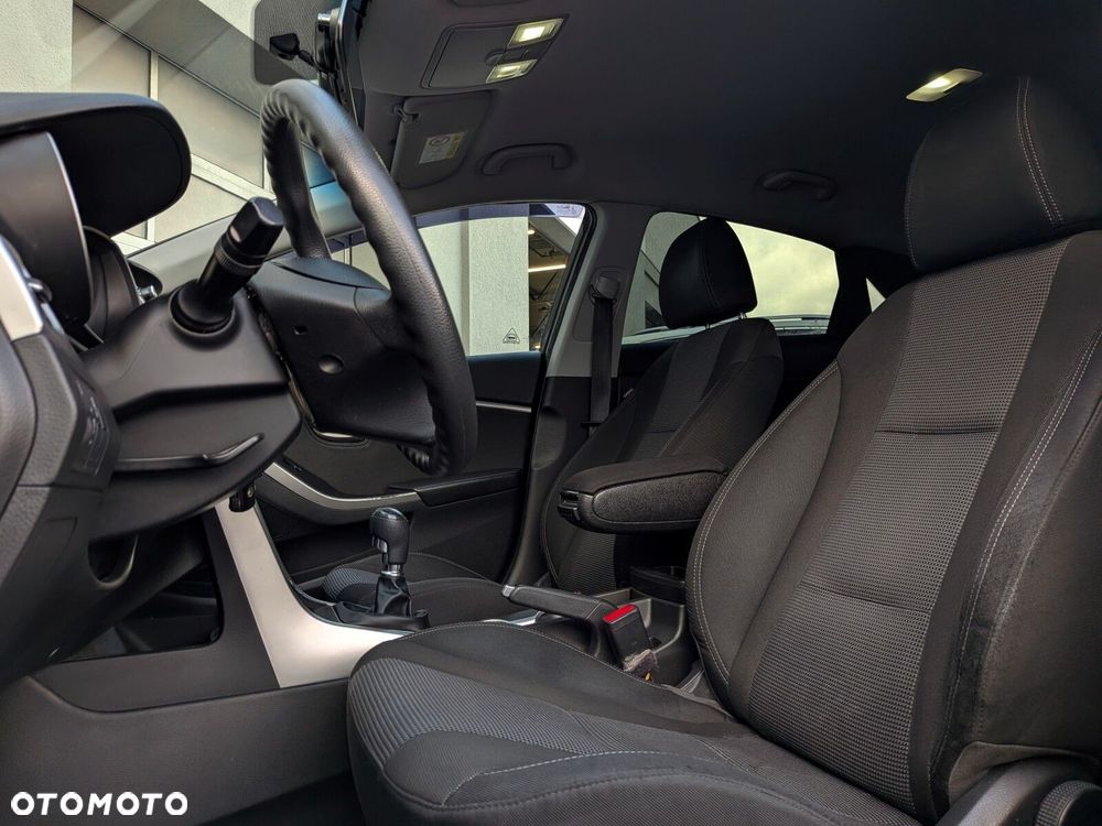 Hyundai i30 1.4 Classic + - 10