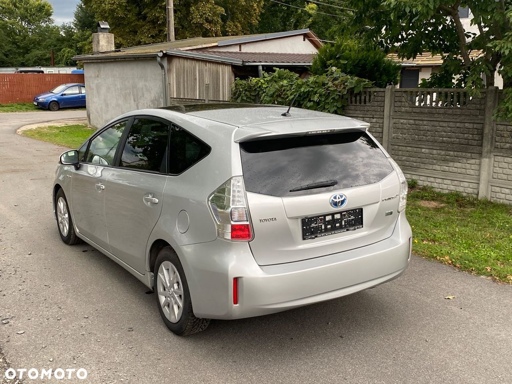 Toyota Prius+ (Hybrid) - 11