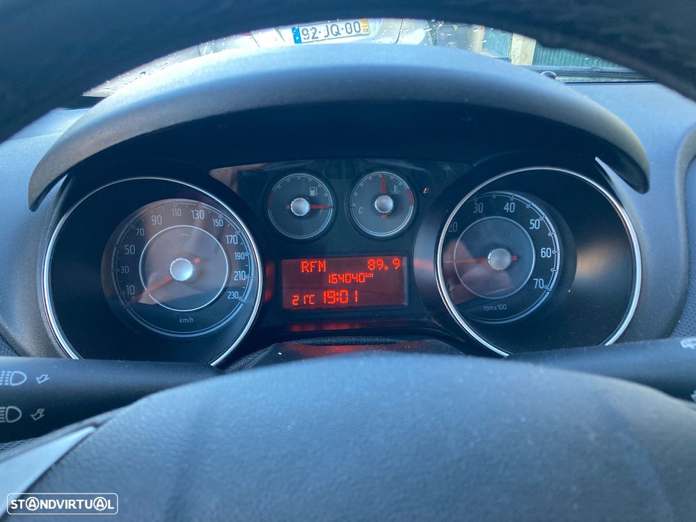 Fiat Punto 1.3 M-Jet Easy S&S - 8