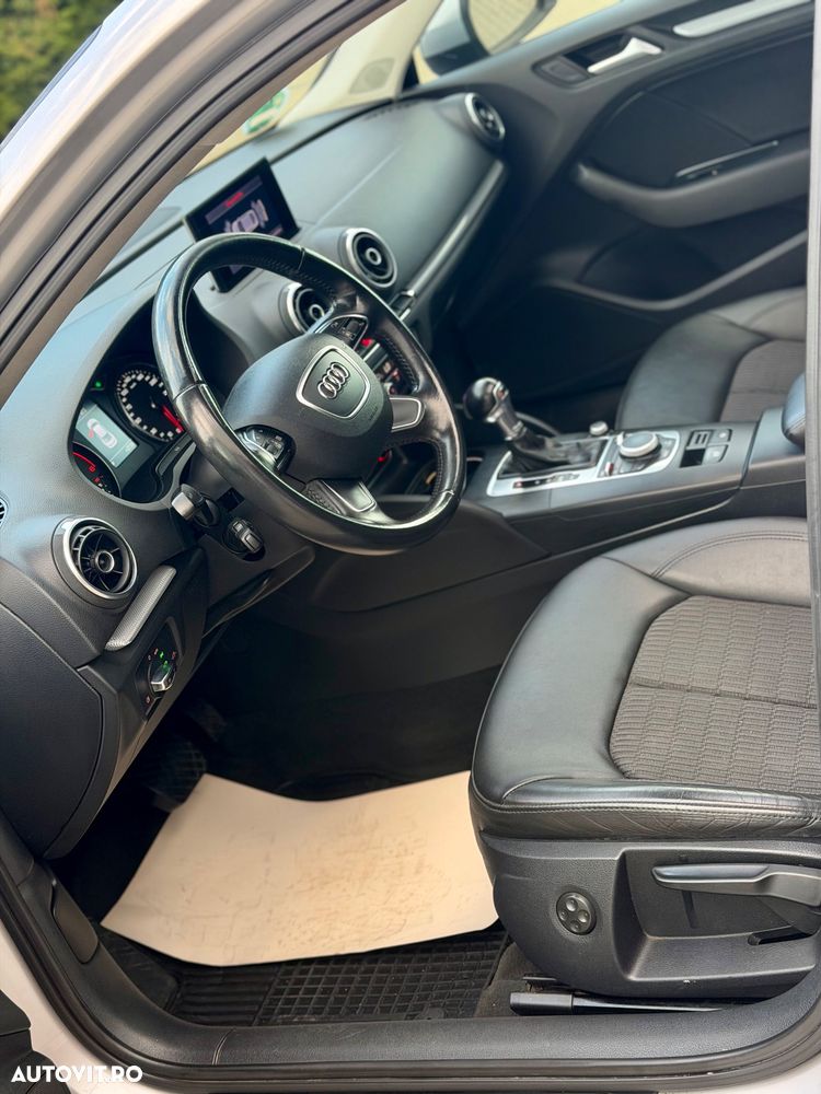 Audi A3 2.0 TDI Stronic Ambiente - 6