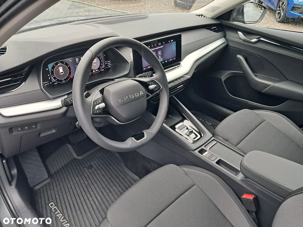 Skoda Octavia 1.5 TSI mHEV Selection DSG - 7