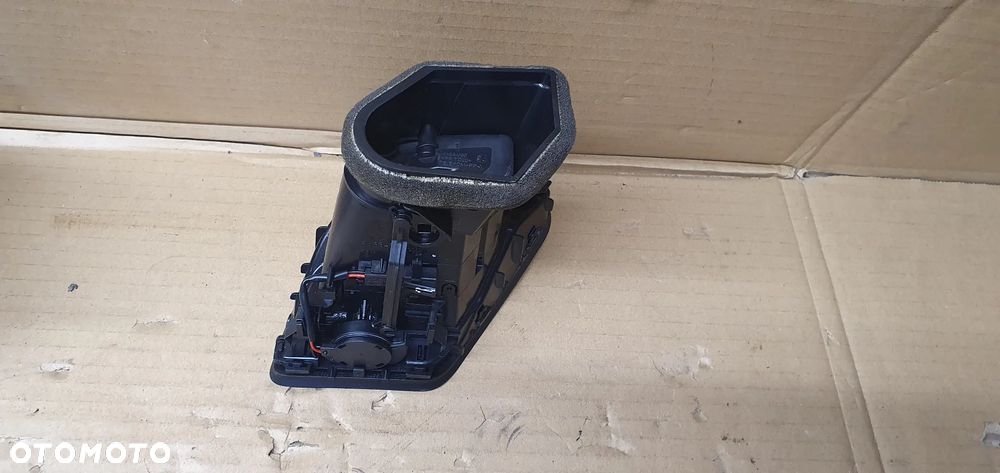 Kratka nawiewu powietrza prawa Audi A4 B8 8K1820902C - 4