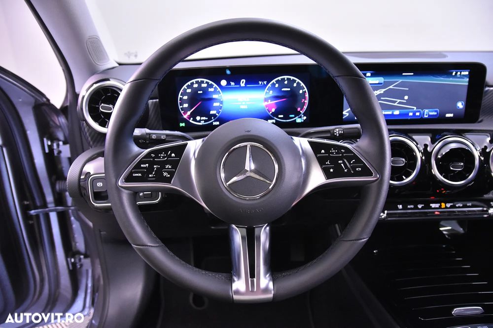 Mercedes-Benz A 180 7G-DCT - 17