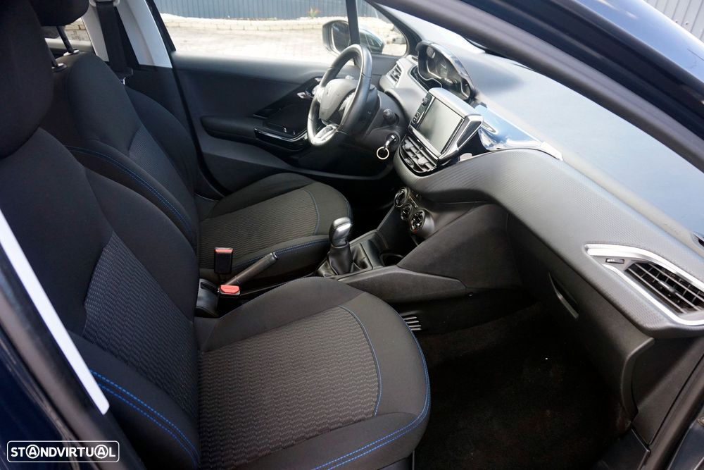 Peugeot 208 1.2 PureTech Style - 6