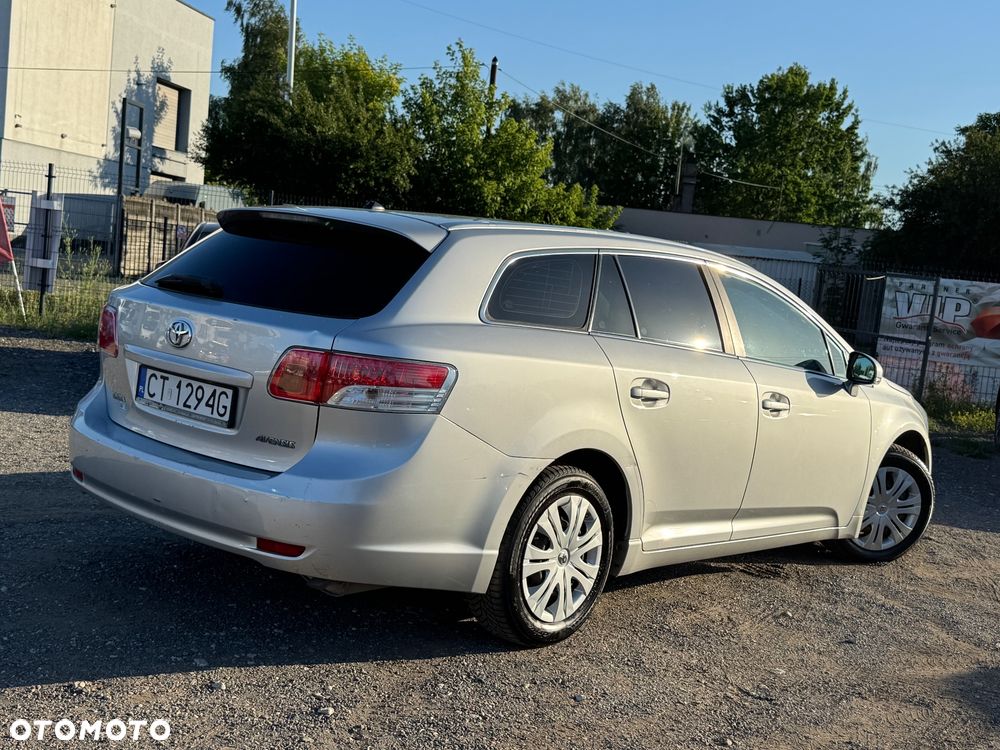 Toyota Avensis 1.8 Luna EU5 - 2