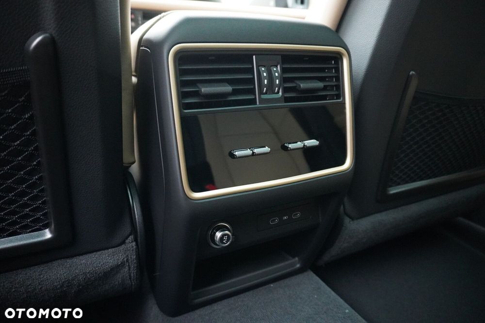 Porsche Cayenne - 32