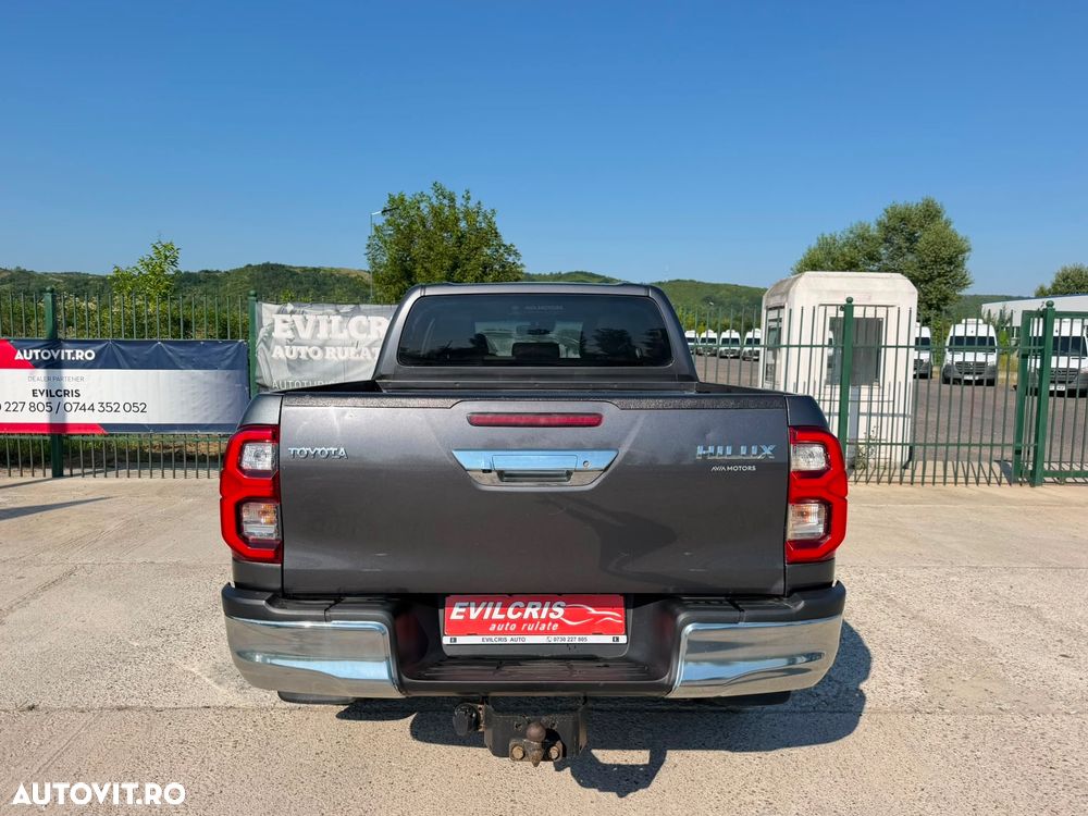 Toyota Hilux 2.8D 204CP 4x4 Double Cab AT Executive - 10