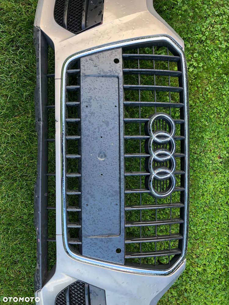 zderzak przedni AUDI Q3 I 8U0 przód + grill 2011 - - 2