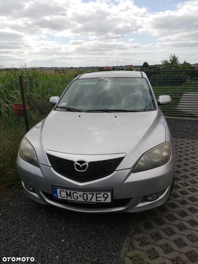 Mazda 3 1.6 Active + - 4