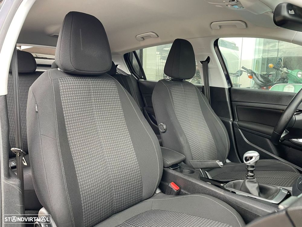 Peugeot 308 1.2 PureTech Style - 11