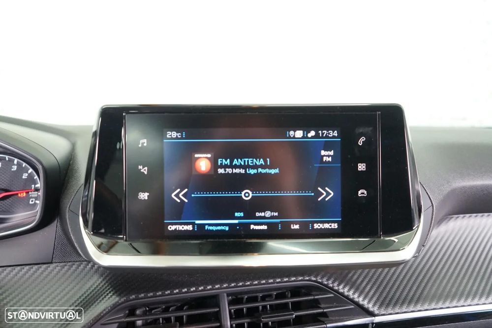 Peugeot 2008 1.2 PureTech Allure Pack - 32