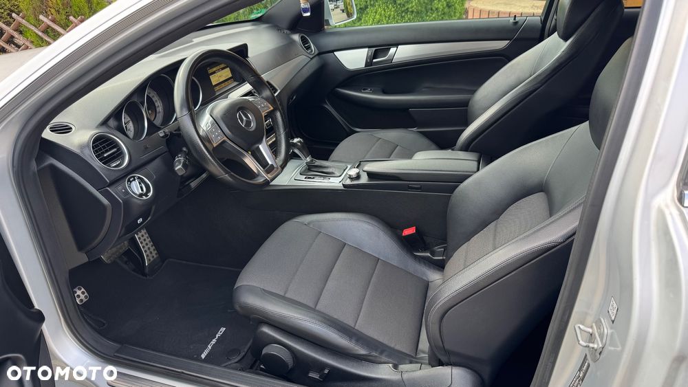Mercedes-Benz Klasa C 250 CGI BlueEff Sport - 20