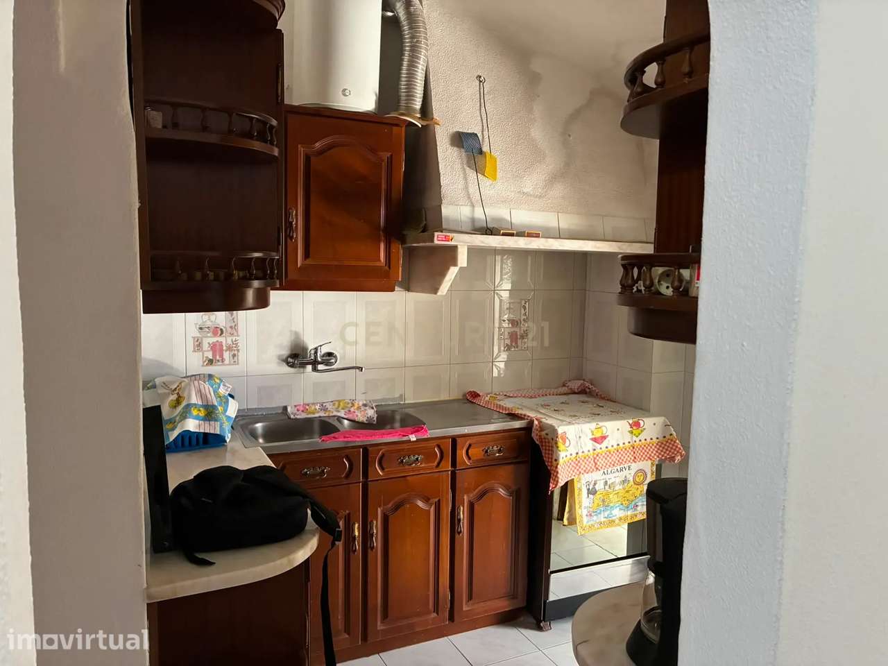 Moradia Térrea com logradouro no centro da Costa da Caparica - Grande imagem: 2/21