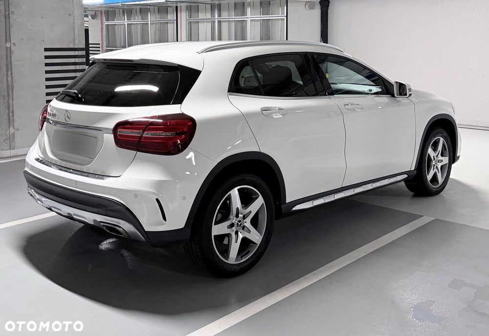 Mercedes-Benz GLA 200 7G-DCT AMG Line - 8