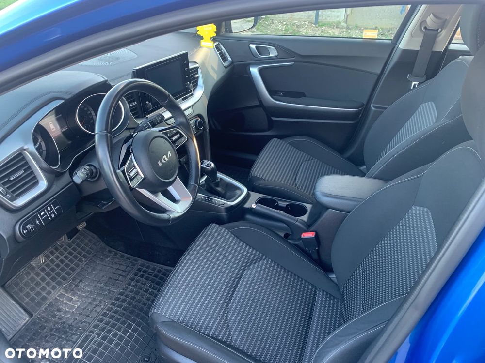 Kia Ceed - 11