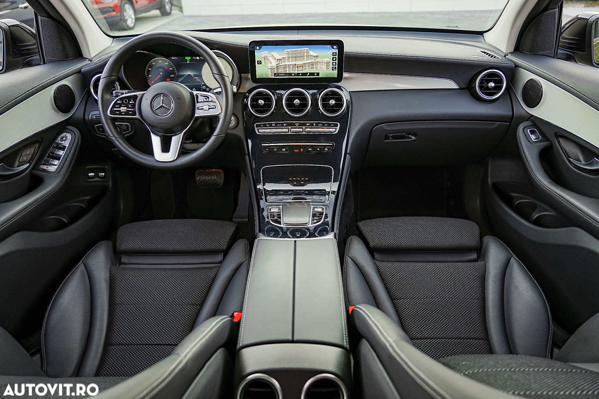 Mercedes-Benz GLC 300 e 4Matic 9G-TRONIC Exclusive - 6