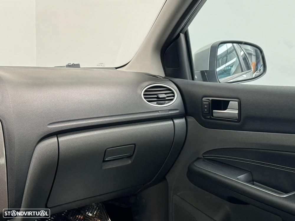 Ford Focus SW 1.6 TDCi Titanium - 22