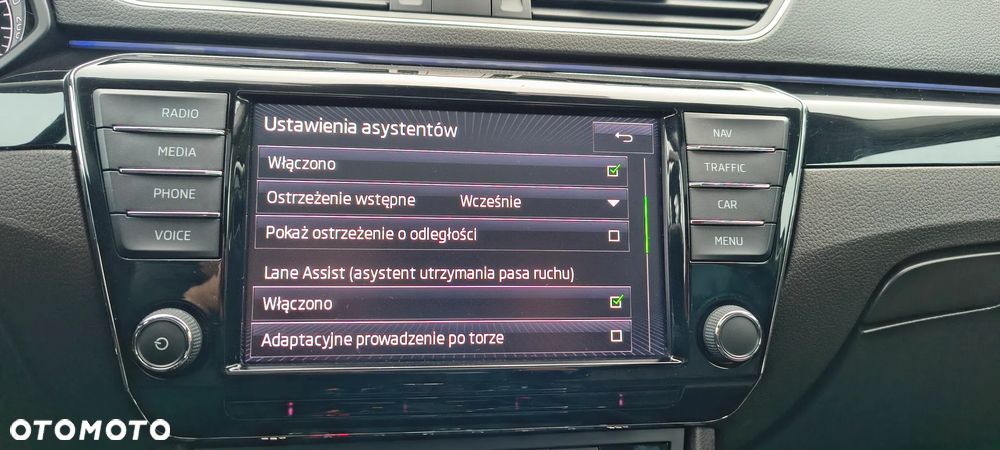 Skoda Superb 2.0 TDI DSG L&K - 13