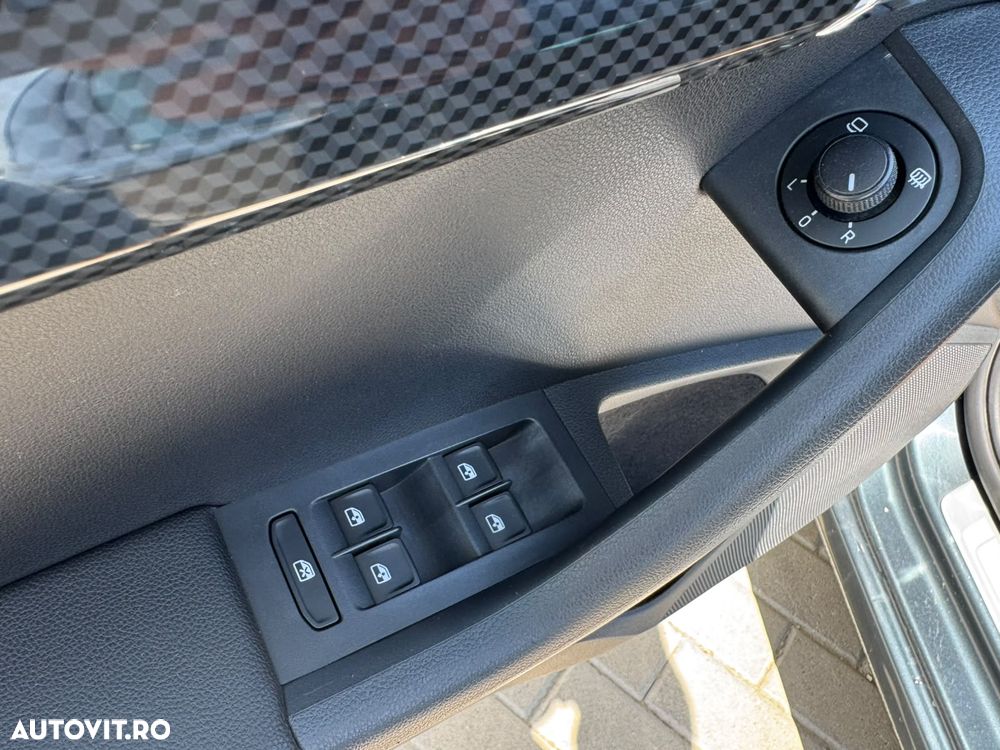 Skoda Octavia 2.0 TDI RS DSG - 24