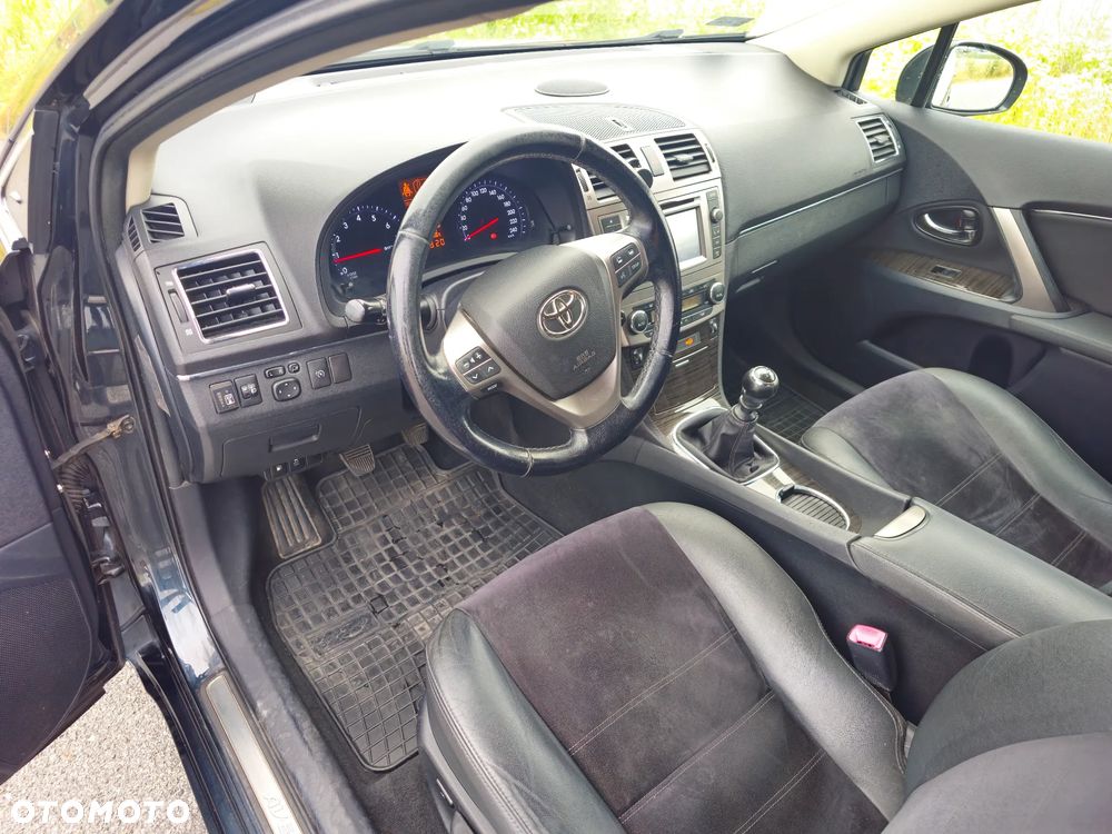 Toyota Avensis 1.8 Sol NAVI - 8