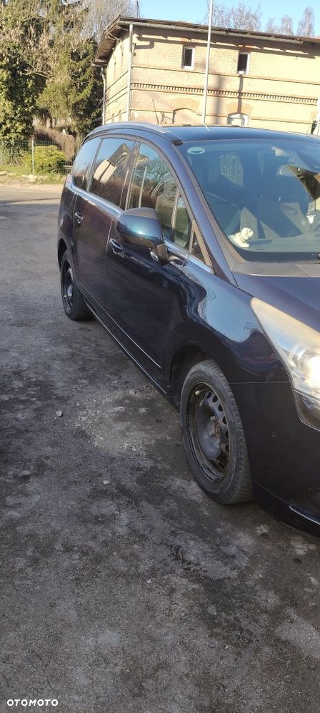 Peugeot 5008 - 5