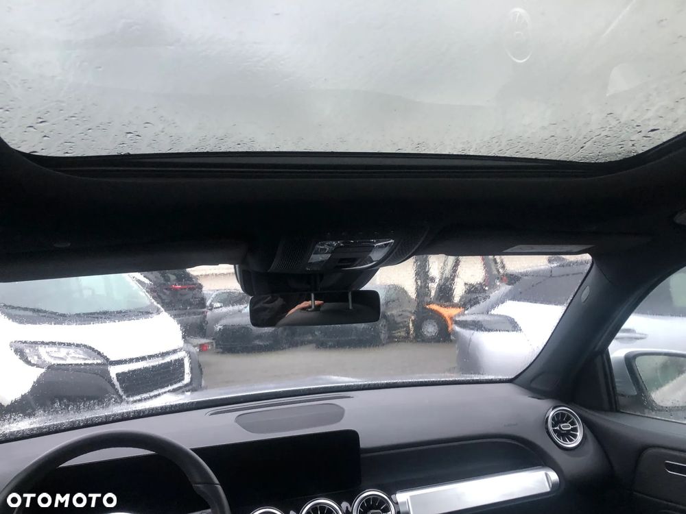 Mercedes-Benz EQB 250 66.5kWh AMG - 9