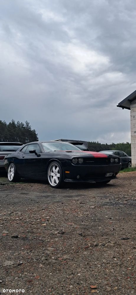 Dodge Challenger - 11