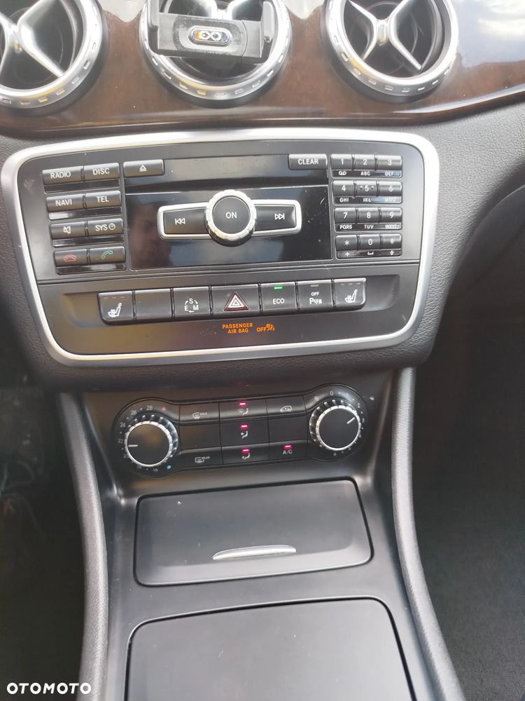Mercedes-Benz GLA - 21