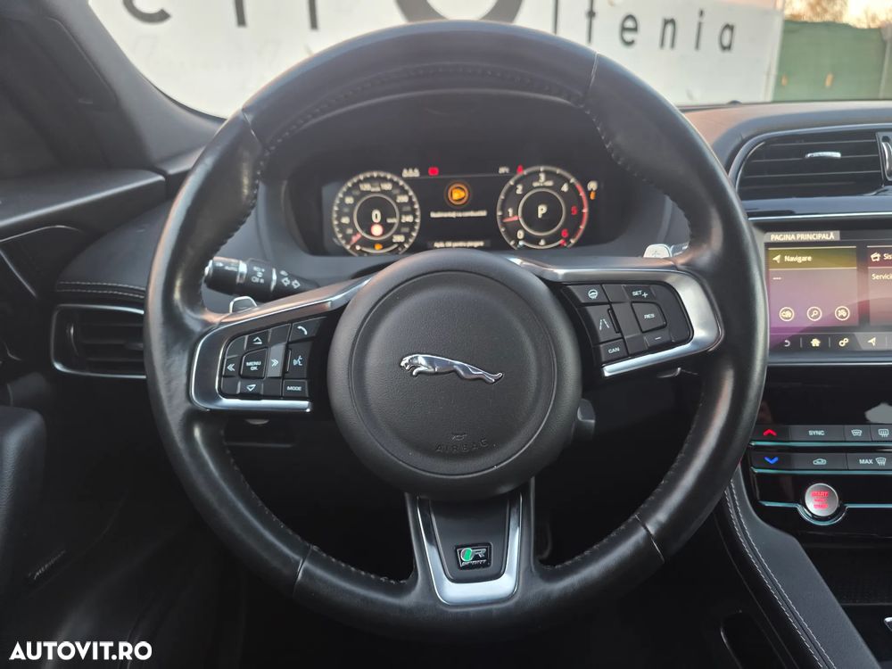Jaguar F-Pace 20d AWD Aut. R-Sport - 8