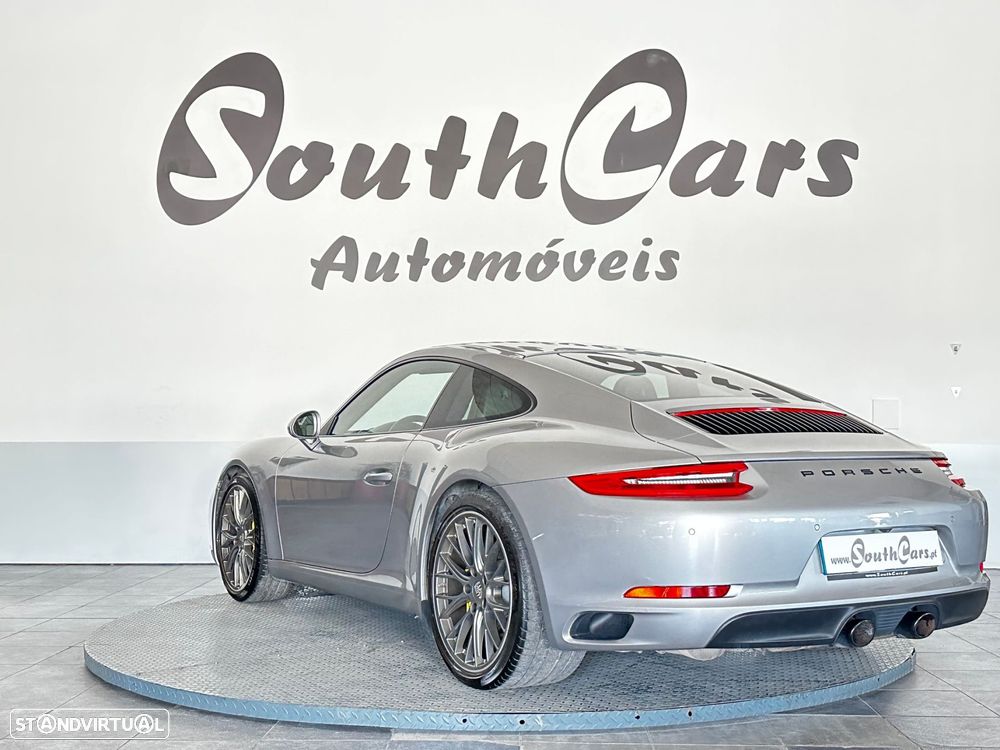 Porsche 911 Série F - 6