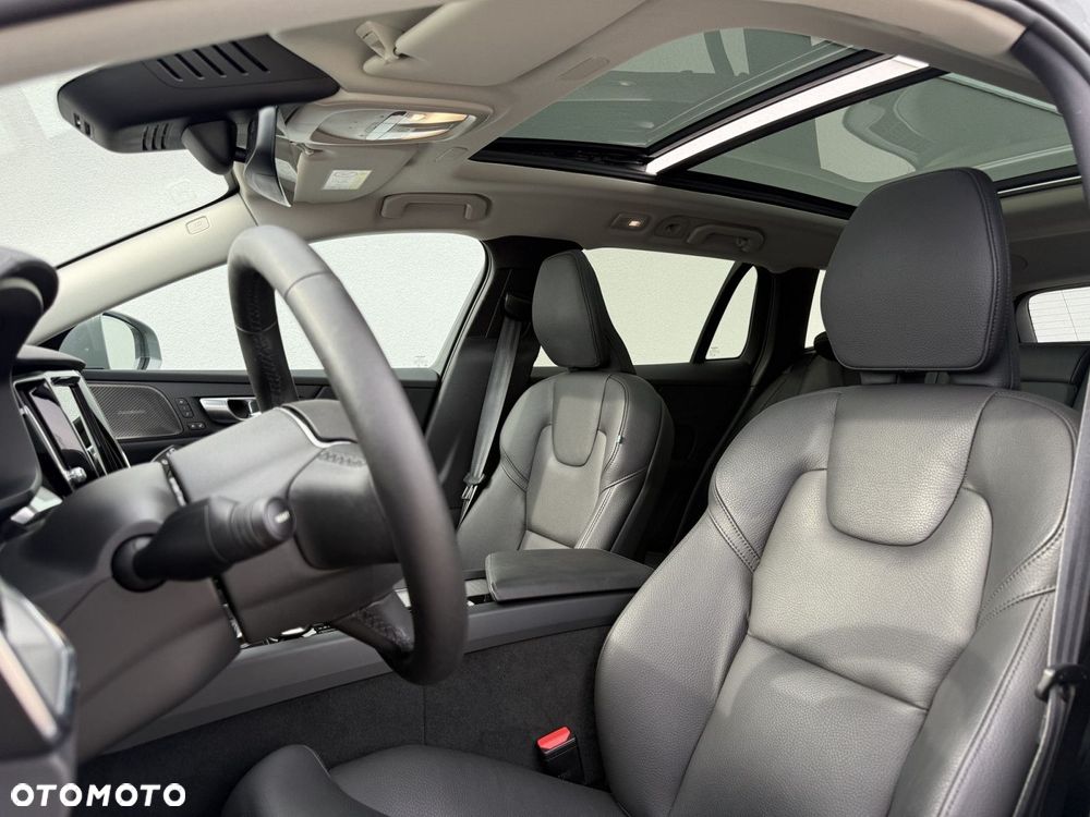 Volvo V60 Cross Country - 15
