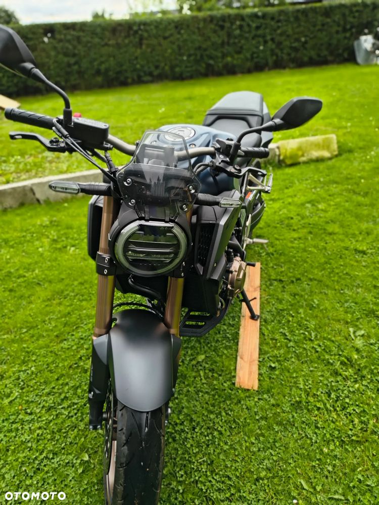 Honda CB - 2