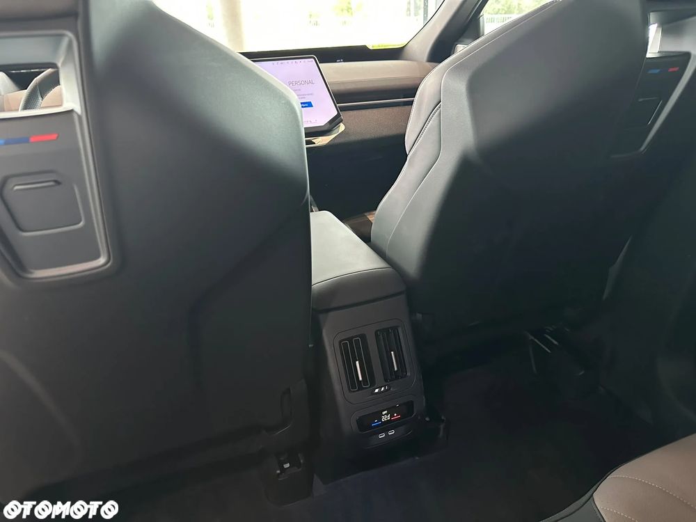 BMW iX3 50 xDrive 113.4kWh - 29
