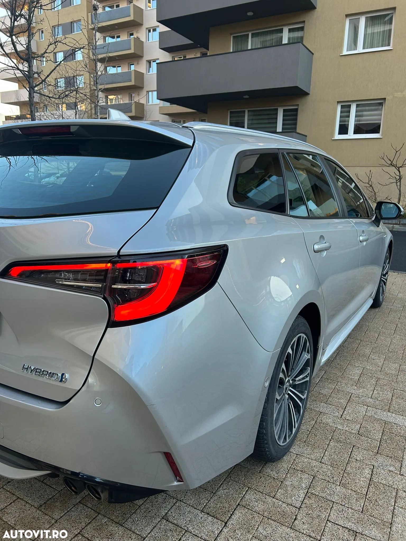 Toyota Corolla 2.0 Hybrid Touring Sports Lounge - 12