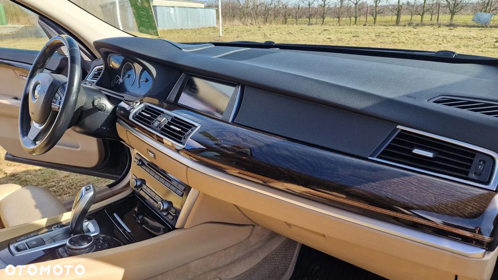 BMW 5GT 535i xDrive - 15