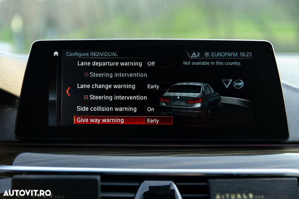 BMW Seria 5 540i xDrive AT - 31