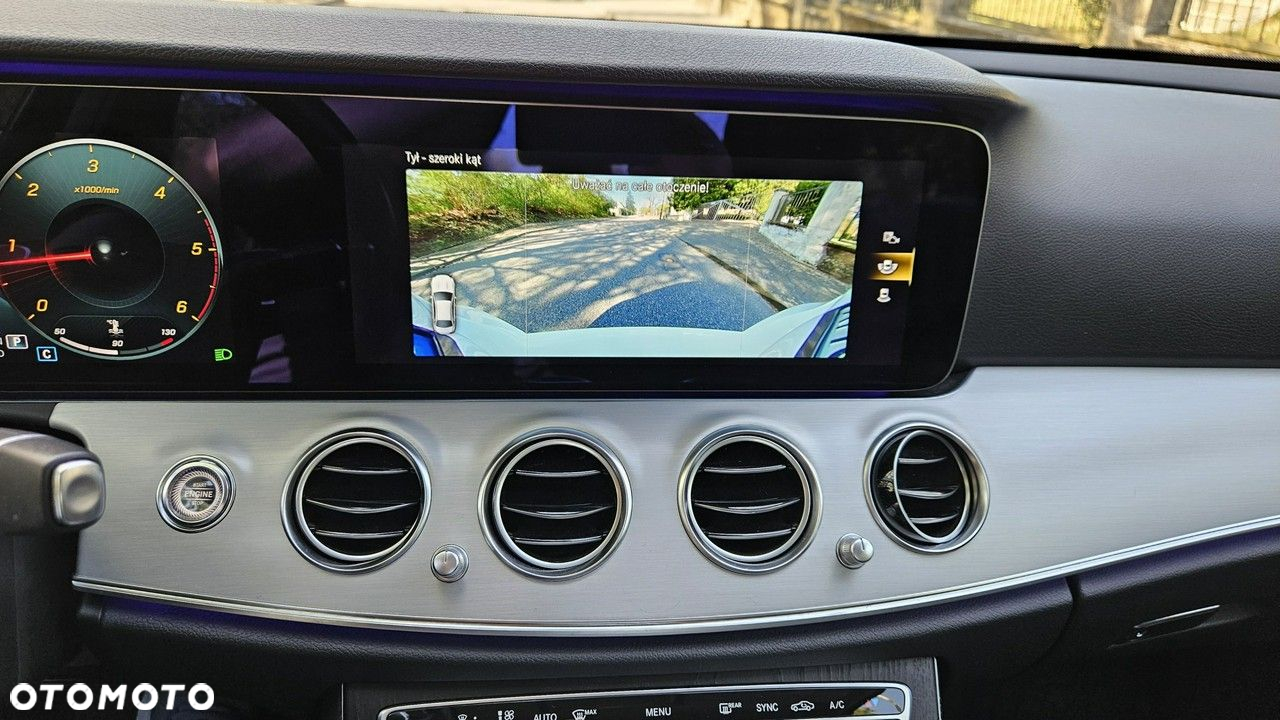 Mercedes-Benz Klasa E - 27