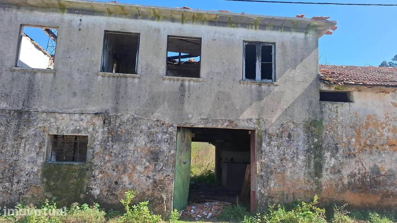 Terreno com ruina para venda em São João de Ver - Grande imagem: 3/4