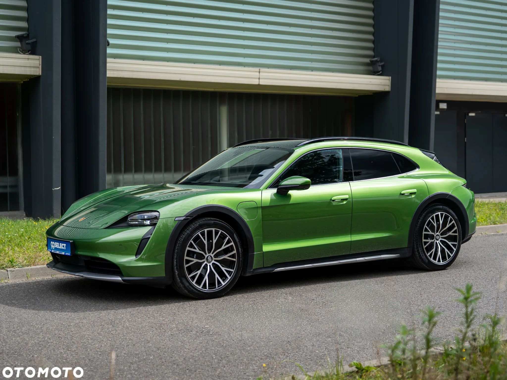 Porsche Taycan 4 Cross Turismo - 1