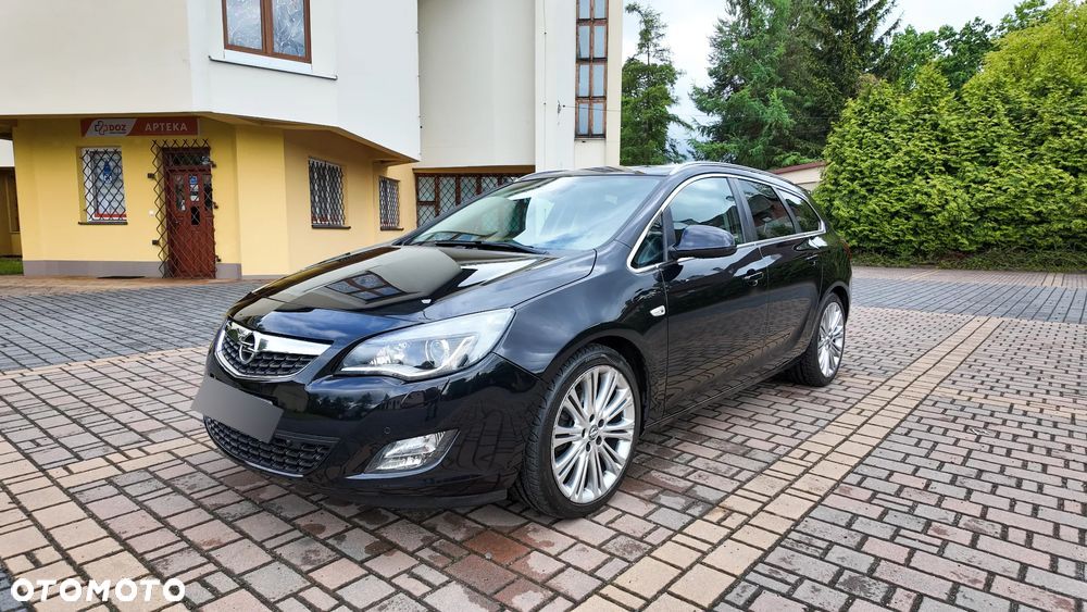 Opel Astra 1.6 Turbo Cosmo - 1